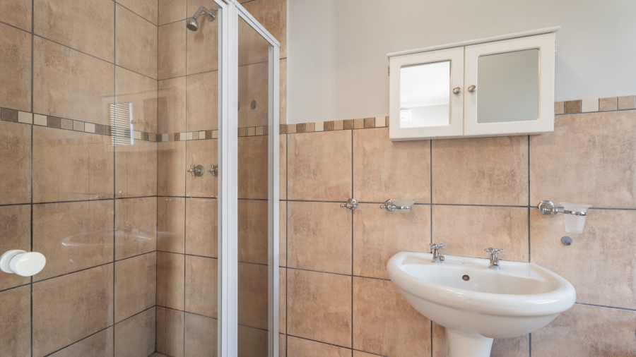 To Let 3 Bedroom Property for Rent in Rouxpark Western Cape